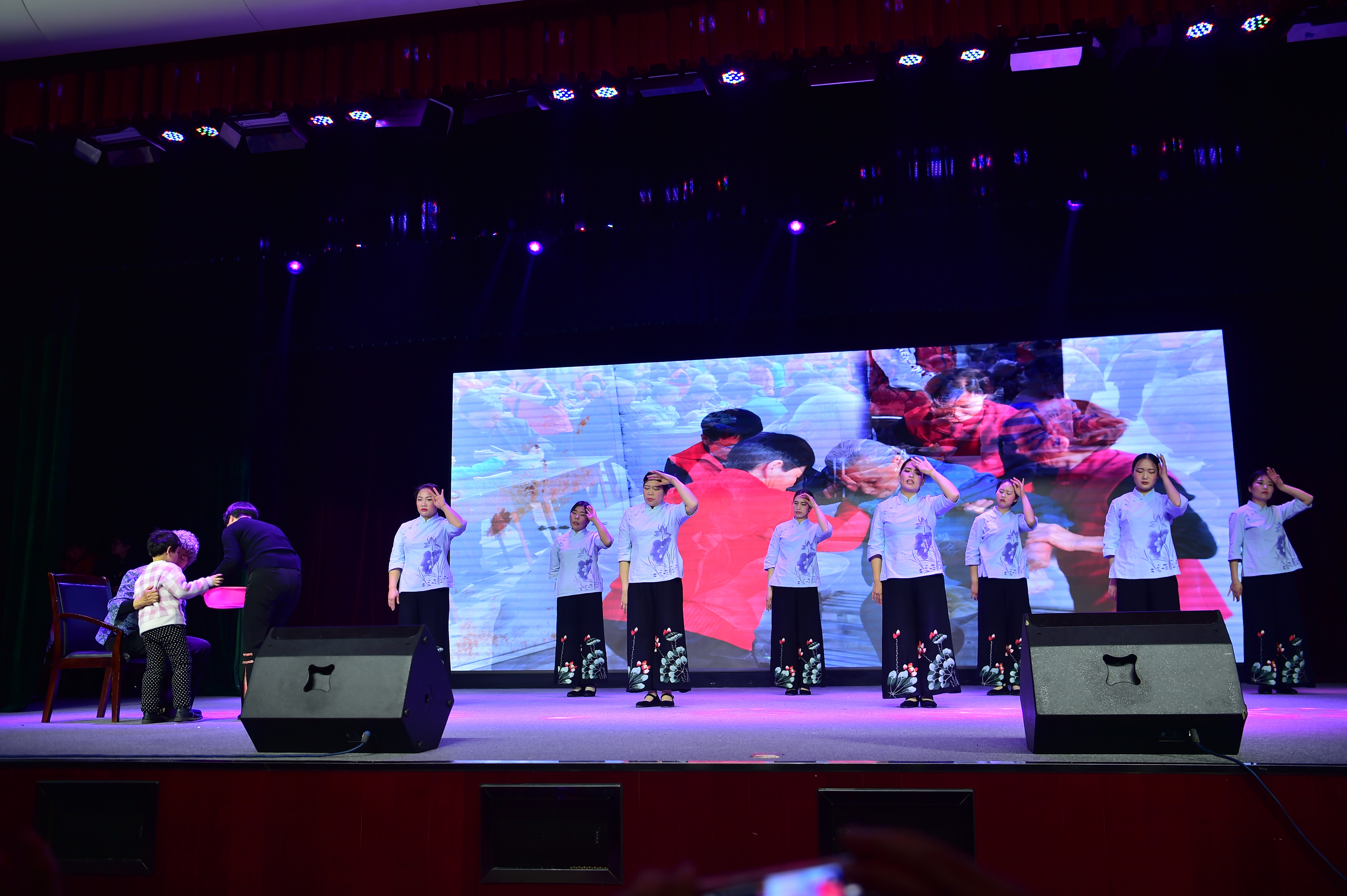 手语舞《跪羊图》沙河市志愿者协会——河北省第五届公益慈善晚会视频